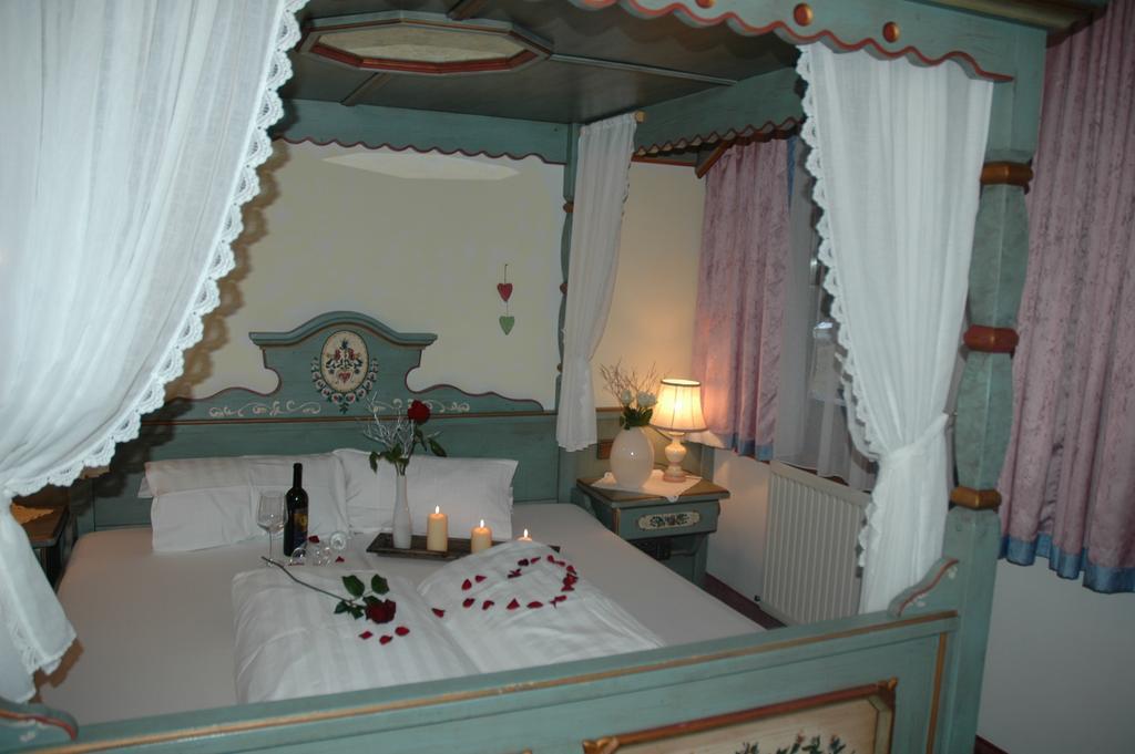 גינזלינג Hotel Gasthaus Schwarzenstein מראה חיצוני תמונה