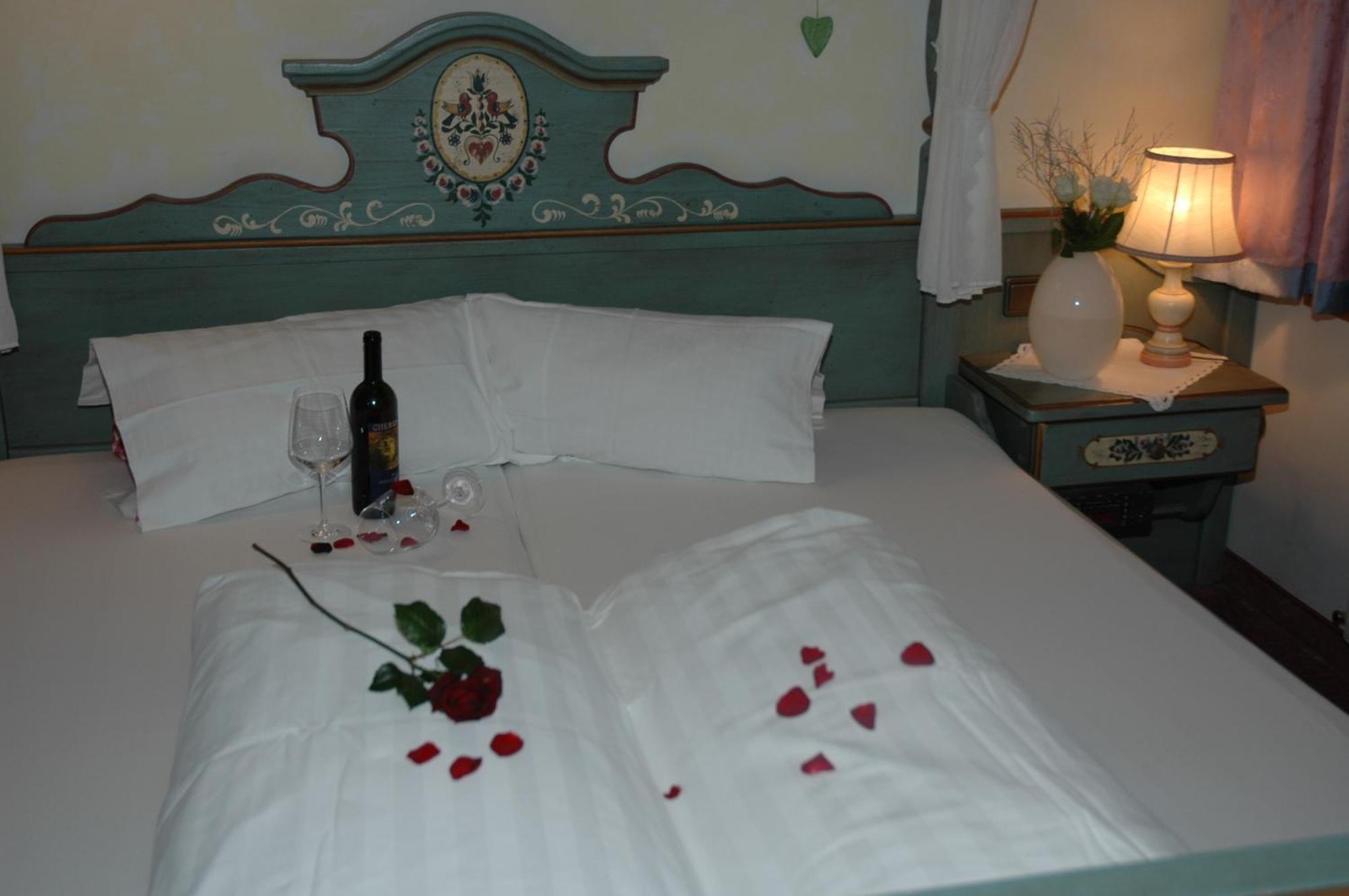 גינזלינג Hotel Gasthaus Schwarzenstein מראה חיצוני תמונה